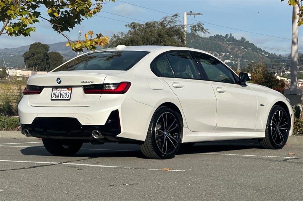 2023 Bmw 330e photo 3