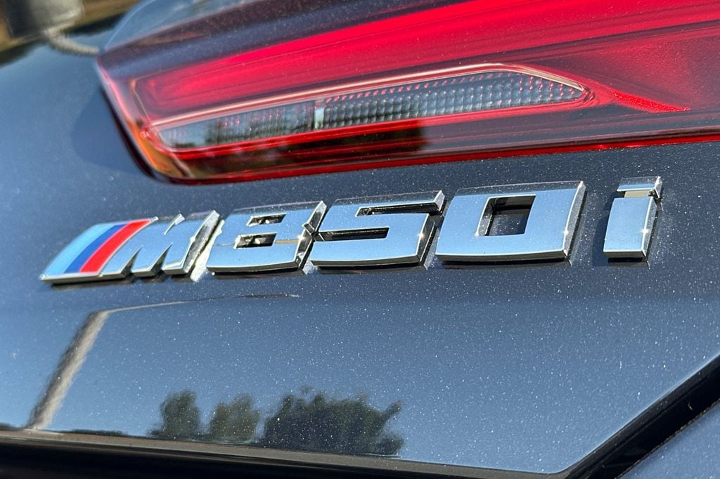 2026 BMW 8 Series M850i - Photo 7