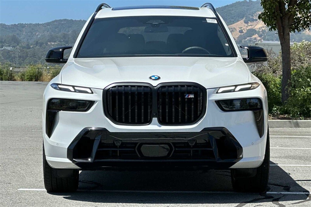 2025 Bmw X7 M60i photo 3