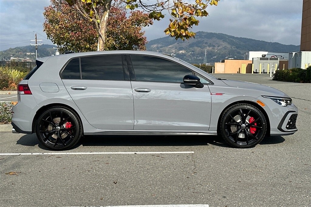 2024 Volkswagen Golf GTI 380 SE photo 2