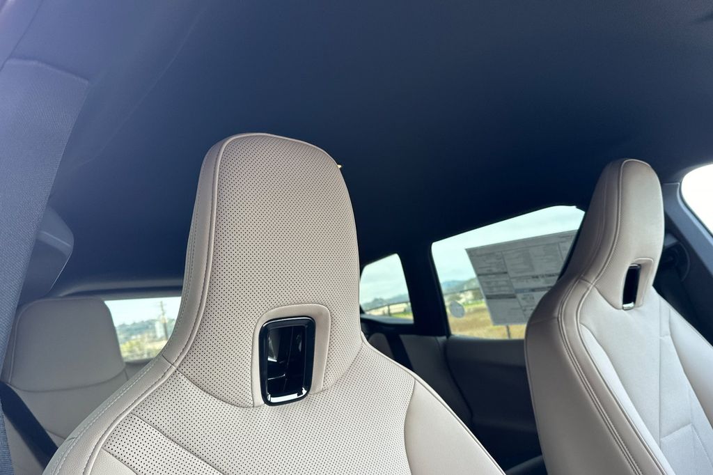 2026 BMW iX 45 - Photo 15