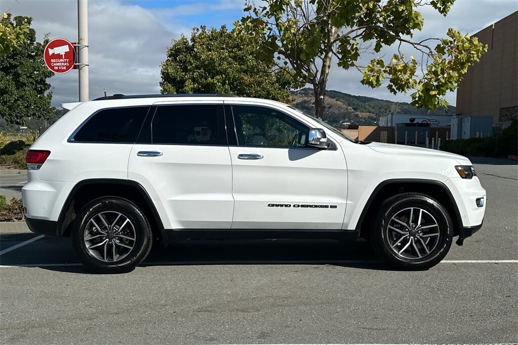 2022 Jeep Cherokee Limited photo 2