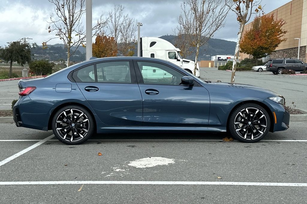 New 2026 BMW 330i NA Sedan