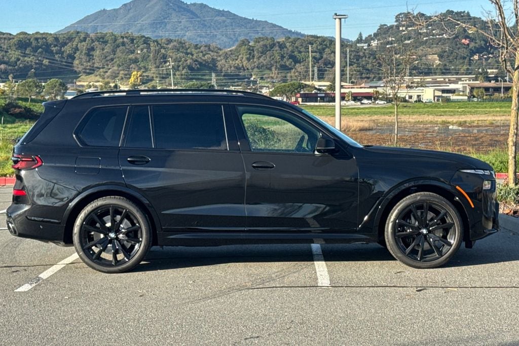 New 2026 BMW X7 M60i SUV