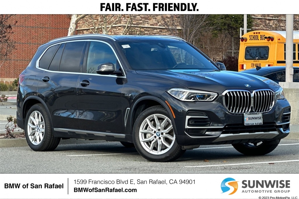 2023 BMW X5 45e's photo