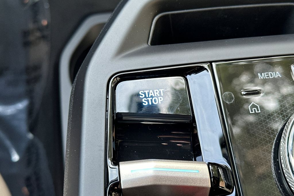 2026 BMW iX 45 - Photo 21