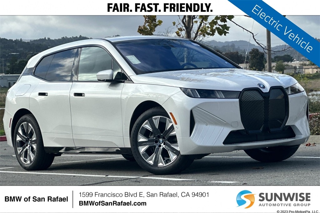 2026 BMW iX 45's photo