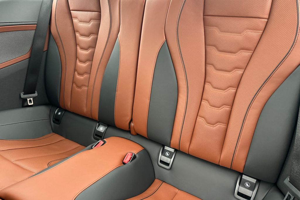 2026 BMW 8 Series 840i - Photo 10