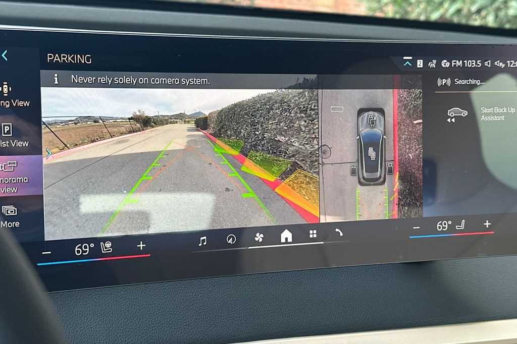 2026 BMW iX 45 - Photo 18