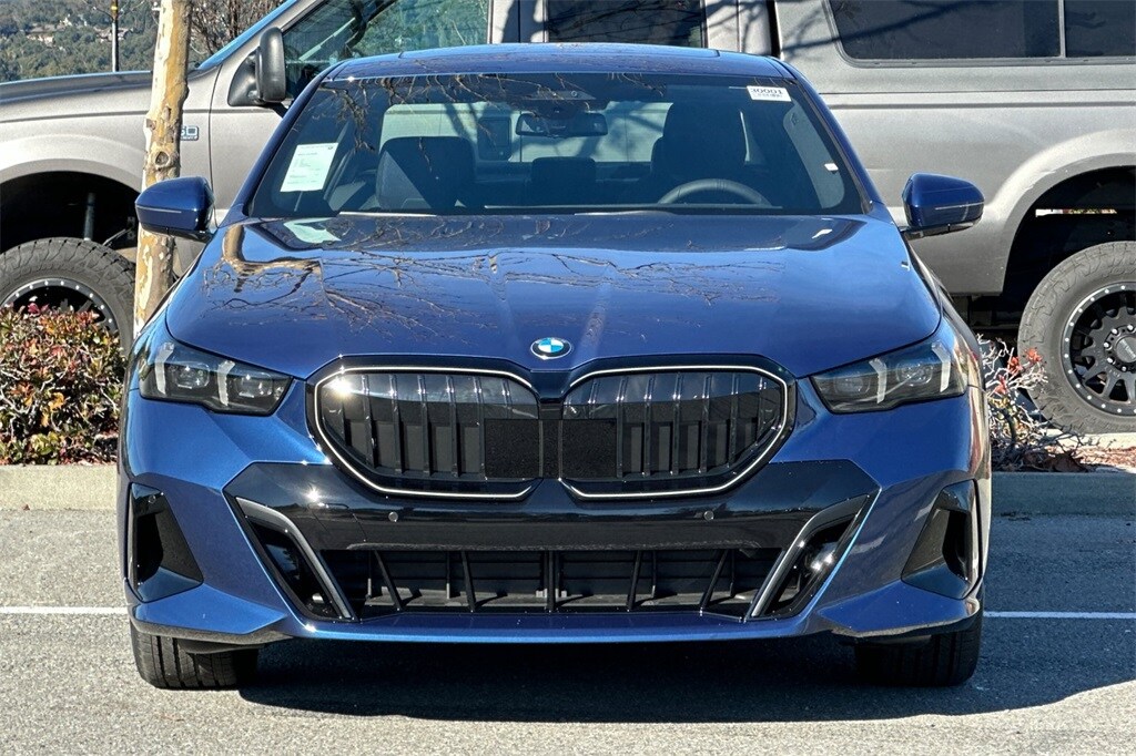 New 2026 BMW 530i xDrive Sedan