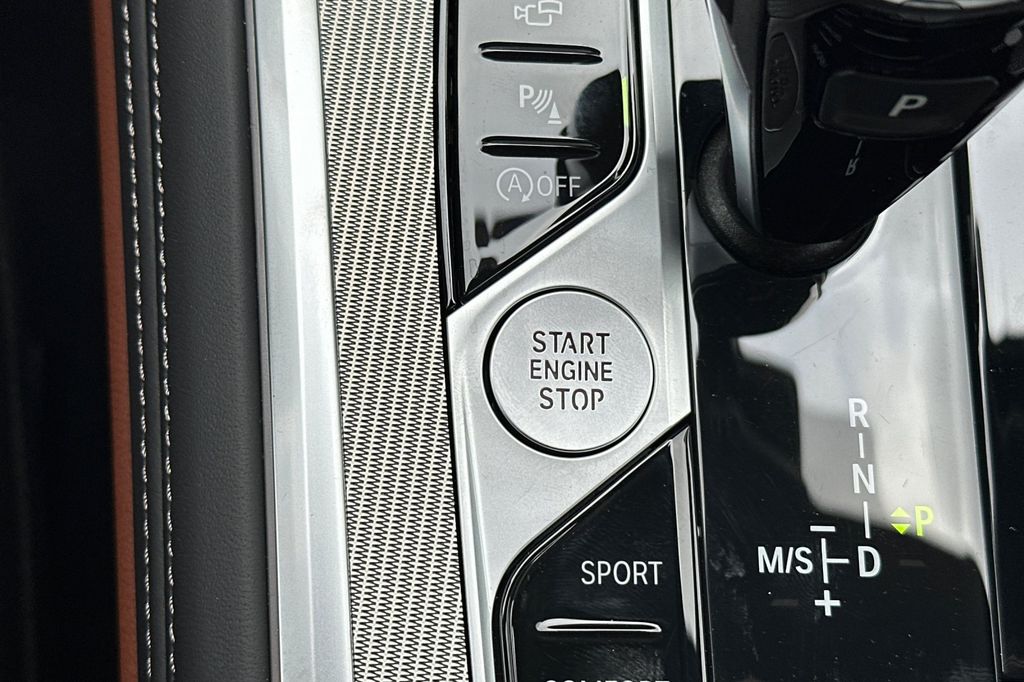2026 BMW 8 Series 840i - Photo 20