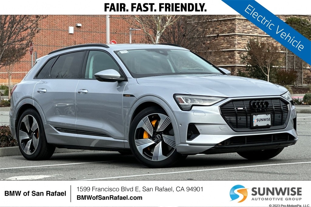 2023 Audi e-tron Premium Plus's photo