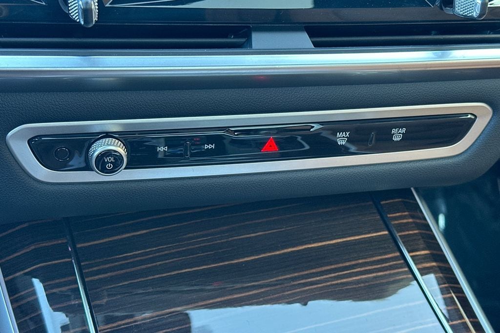 2026 BMW X5 M60i - Photo 19