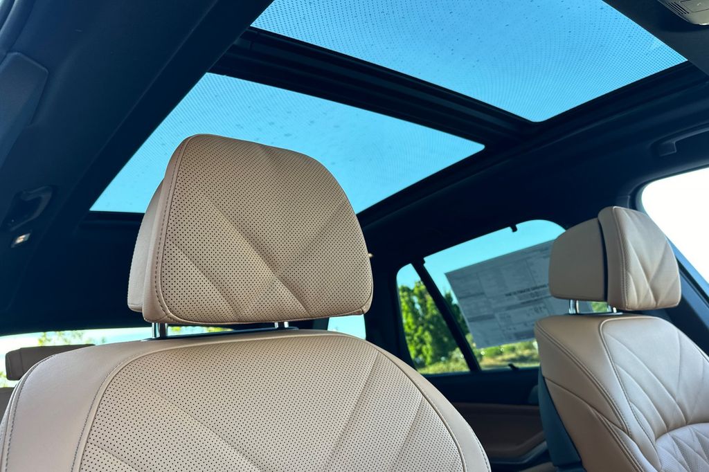 2026 BMW X5 M60i - Photo 15