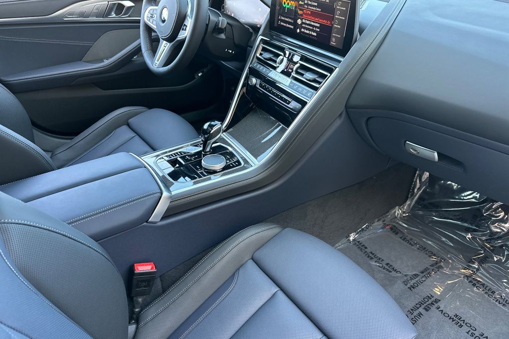 2026 BMW 8 Series M850i - Photo 13