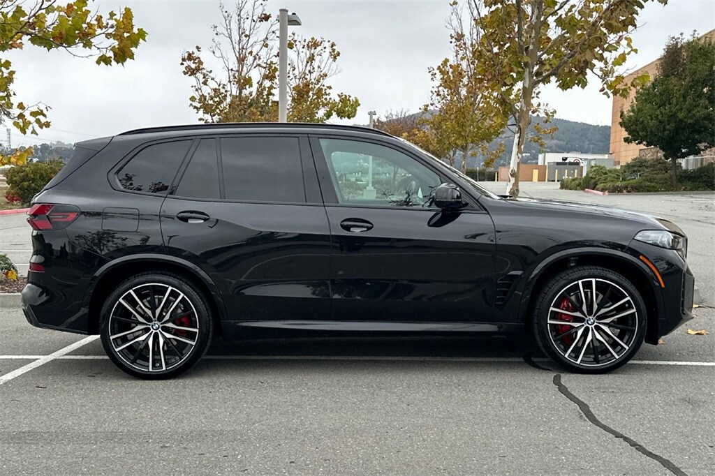 2025 Bmw X5 M60i photo 2