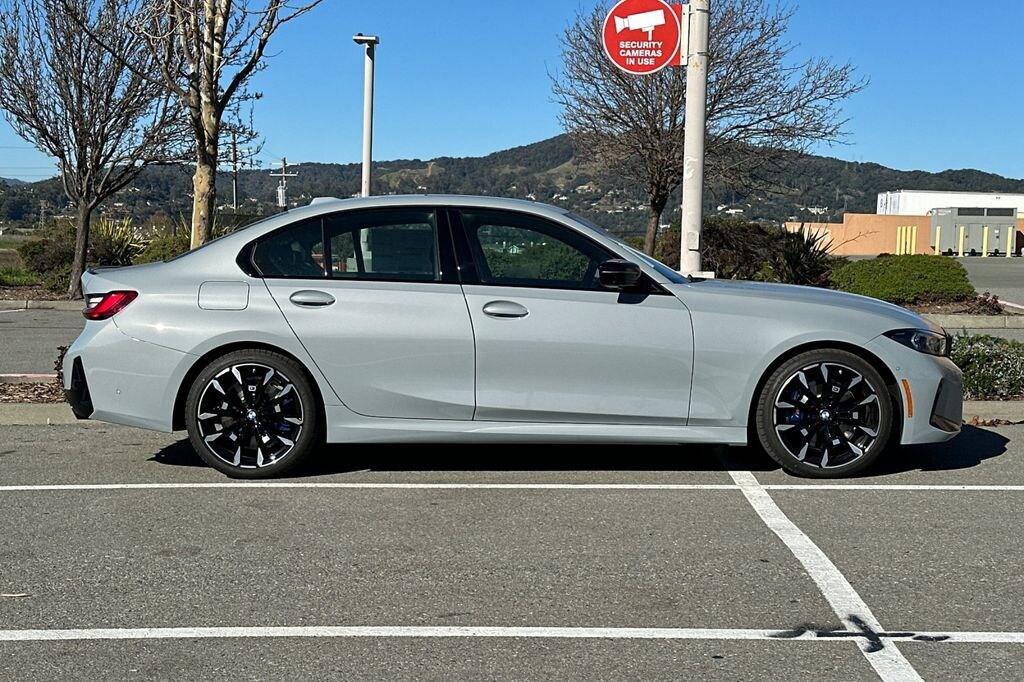 New 2026 BMW 330i Sedan