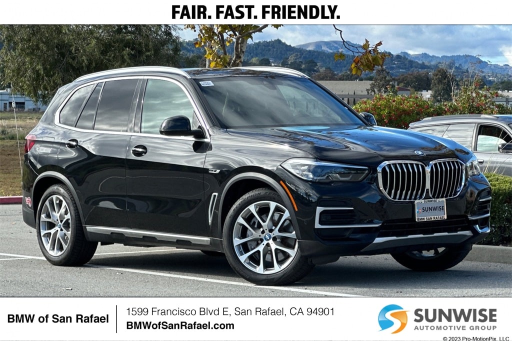 2023 BMW X5 45e's photo