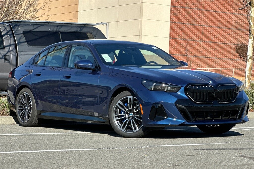 New 2026 BMW 530i xDrive Sedan