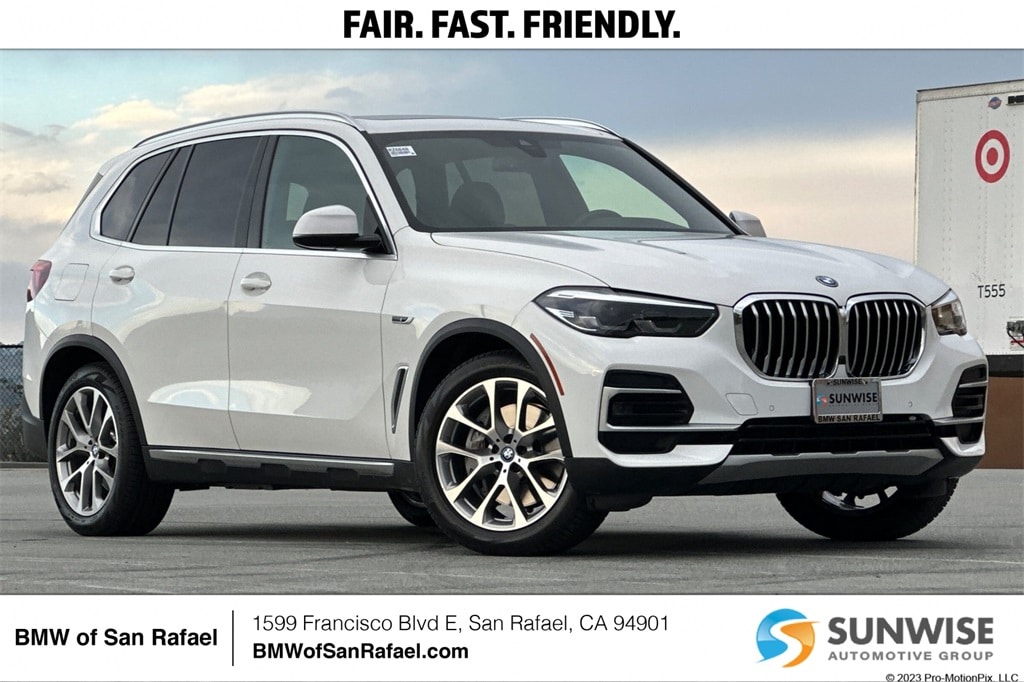 2023 BMW X5 45e's photo