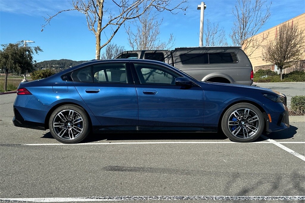 New 2026 BMW 530i xDrive Sedan