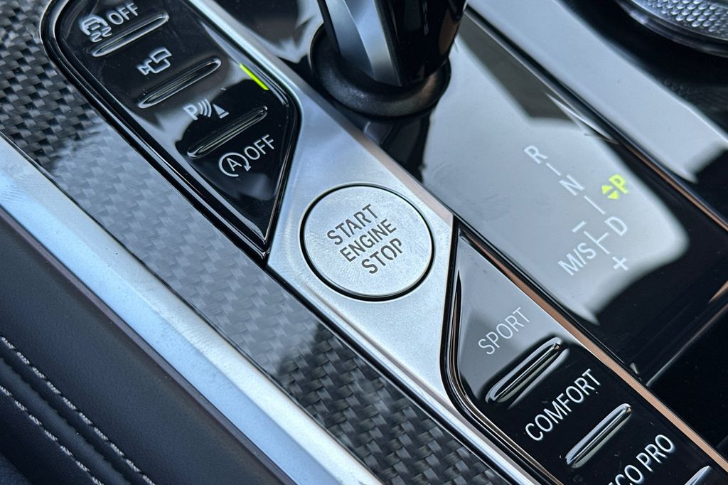 2026 BMW 8 Series M850i - Photo 19