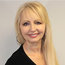 Staff member Loraine Campbell from ID_9a9e447c58b1