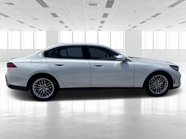 2024 Bmw 530i xDrive photo 2