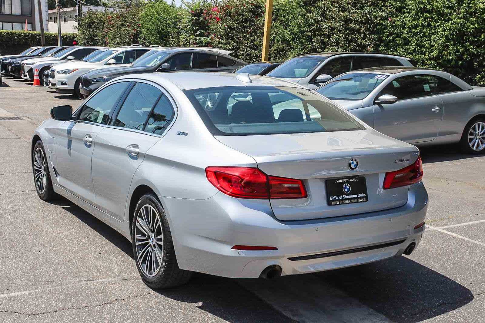 2019 BMW 5 Series 530e - Photo 6