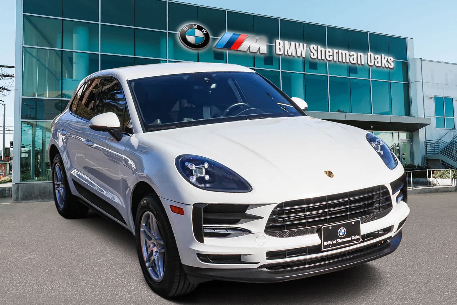 Thumbnail: 2020 Porsche Macan - 3