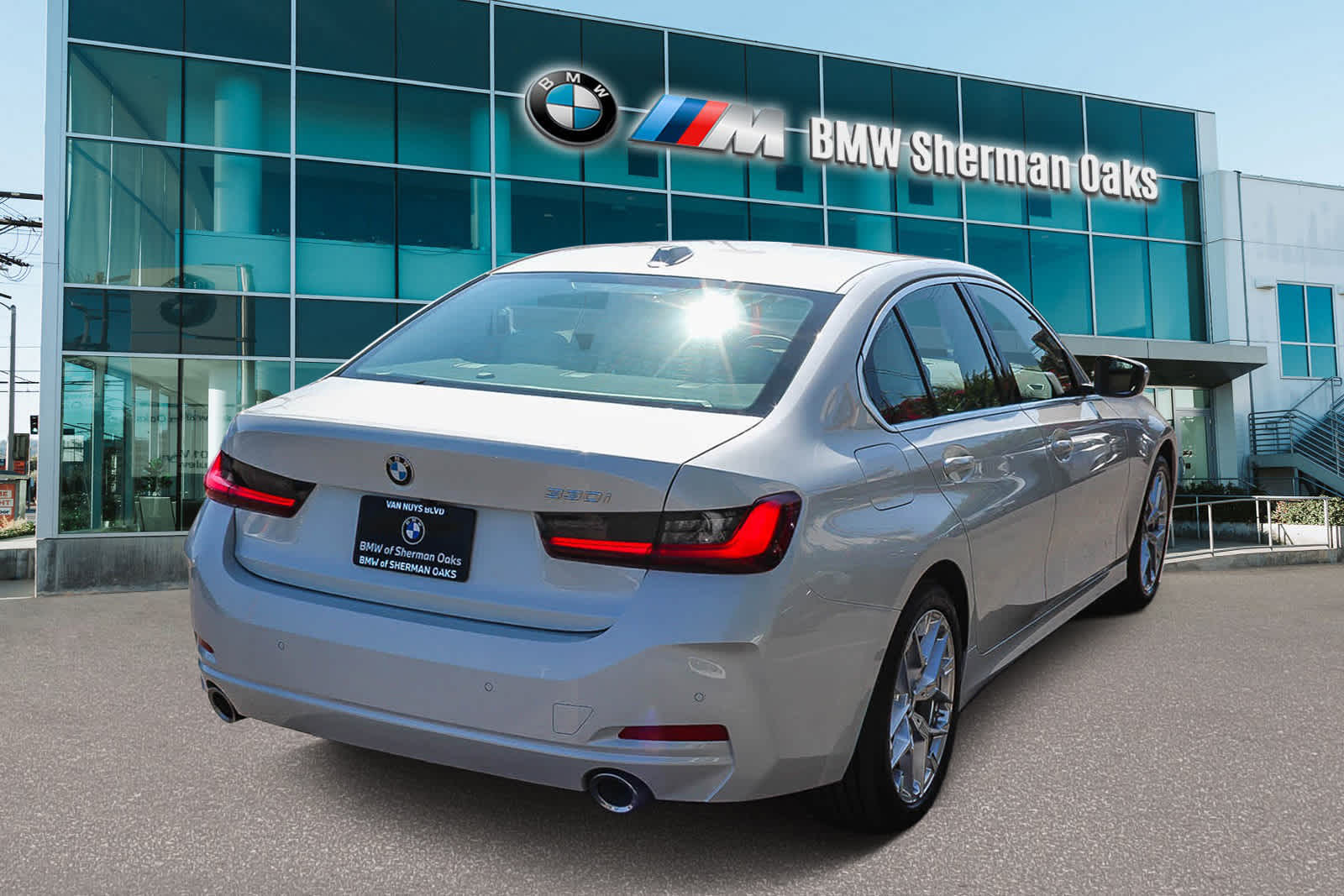 2025 Bmw 330i photo 3
