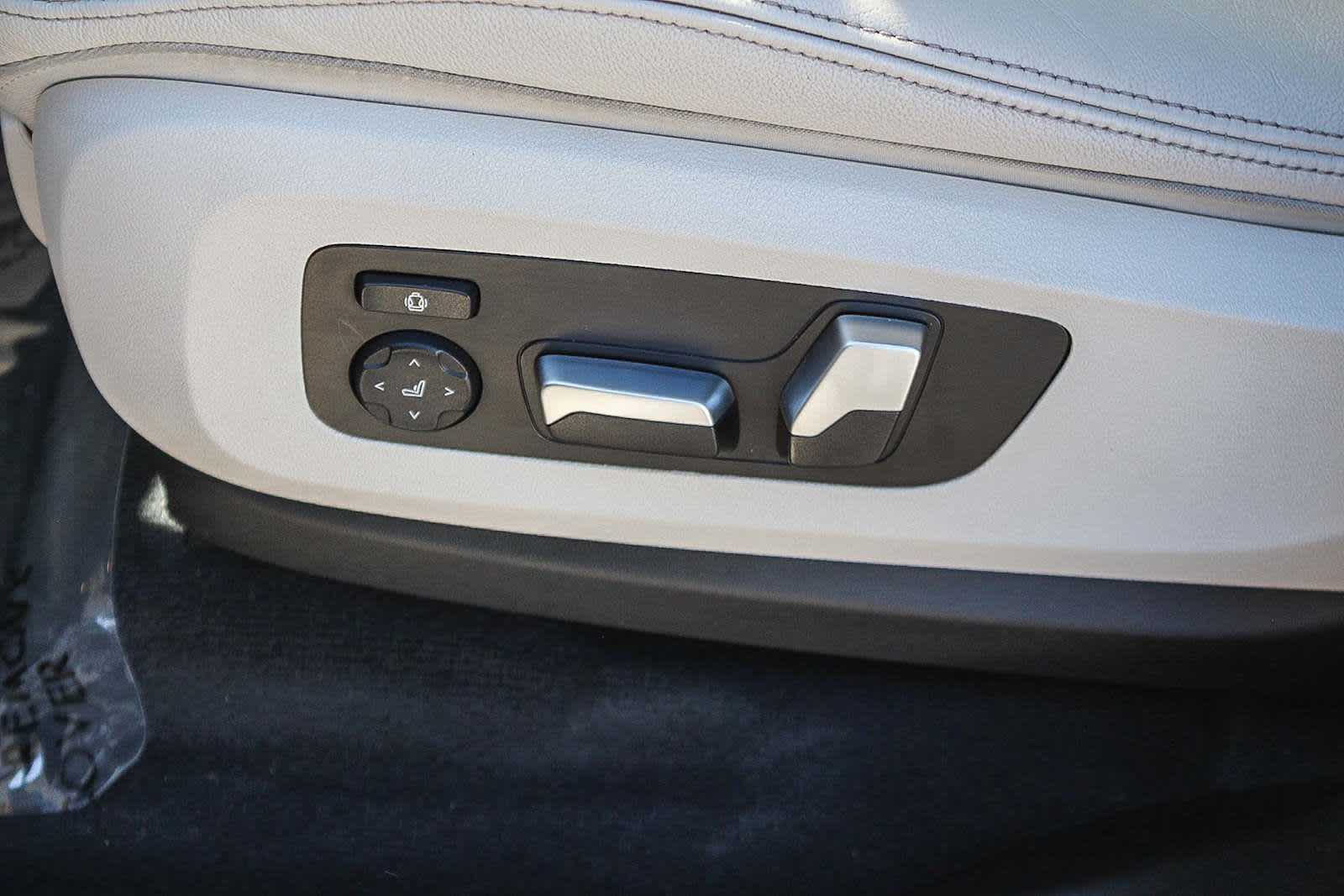 Thumbnail: 2021 BMW X5 - 21