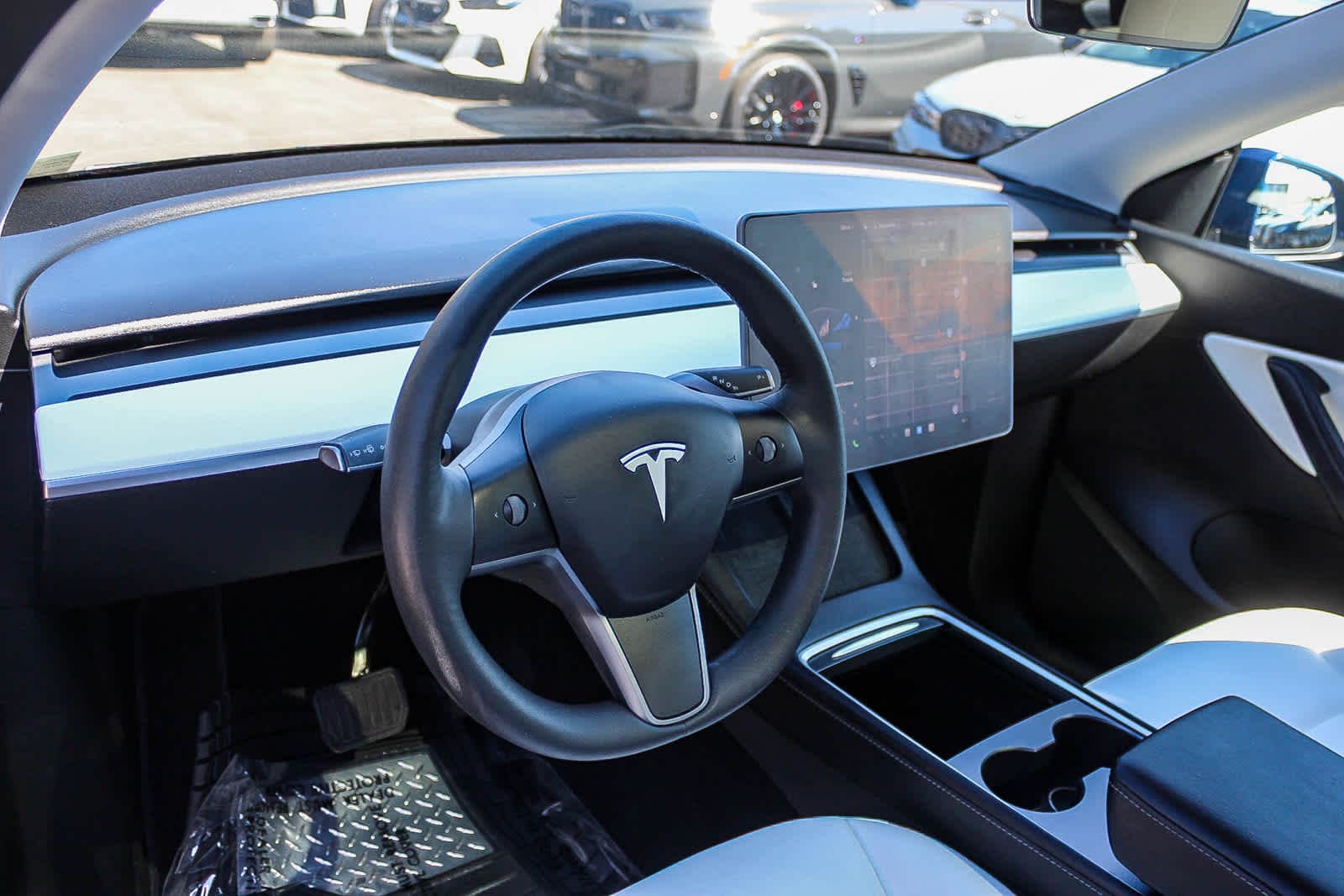 Thumbnail: 2022 Tesla Model Y - 17