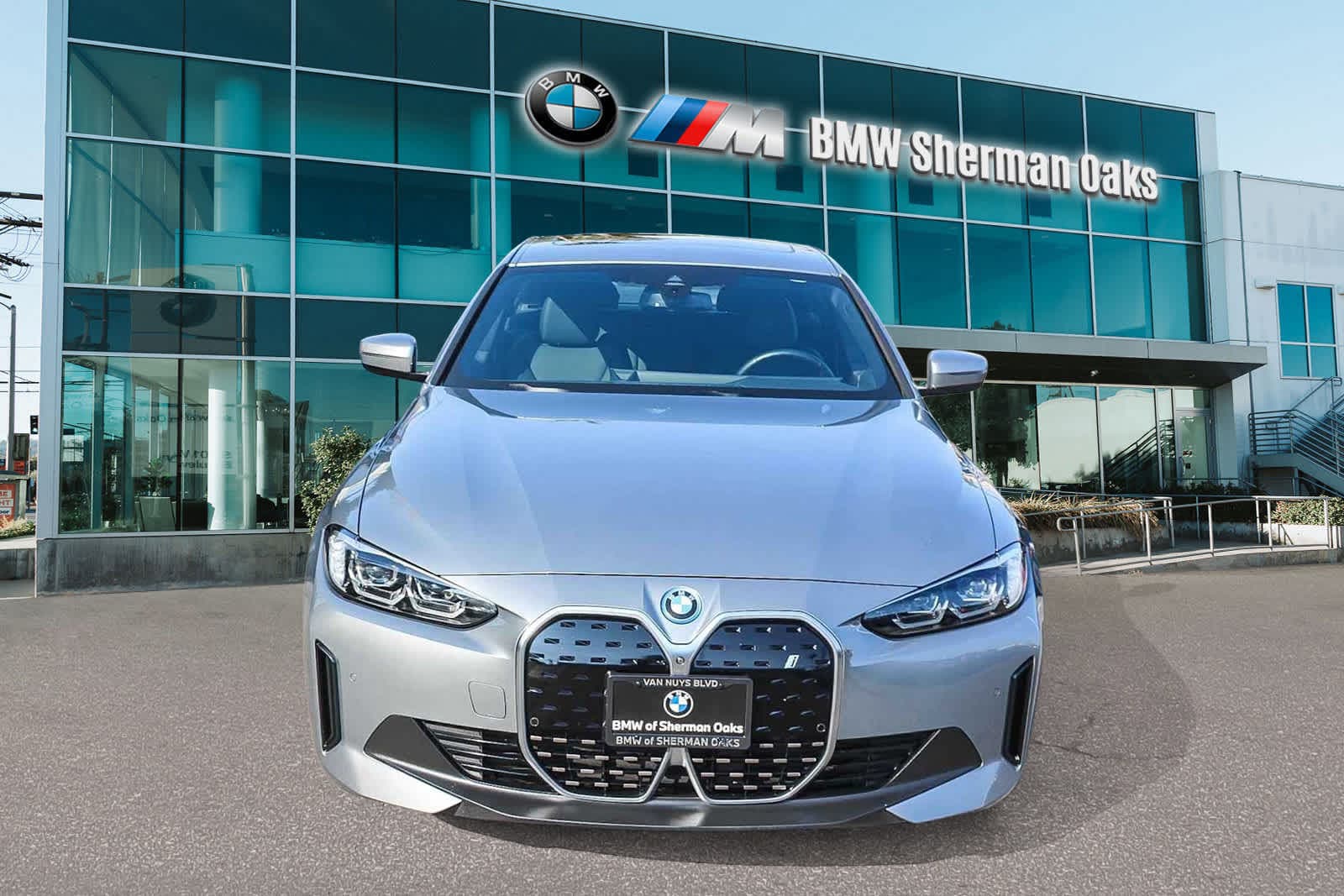 Thumbnail: 2023 BMW i4 - 2