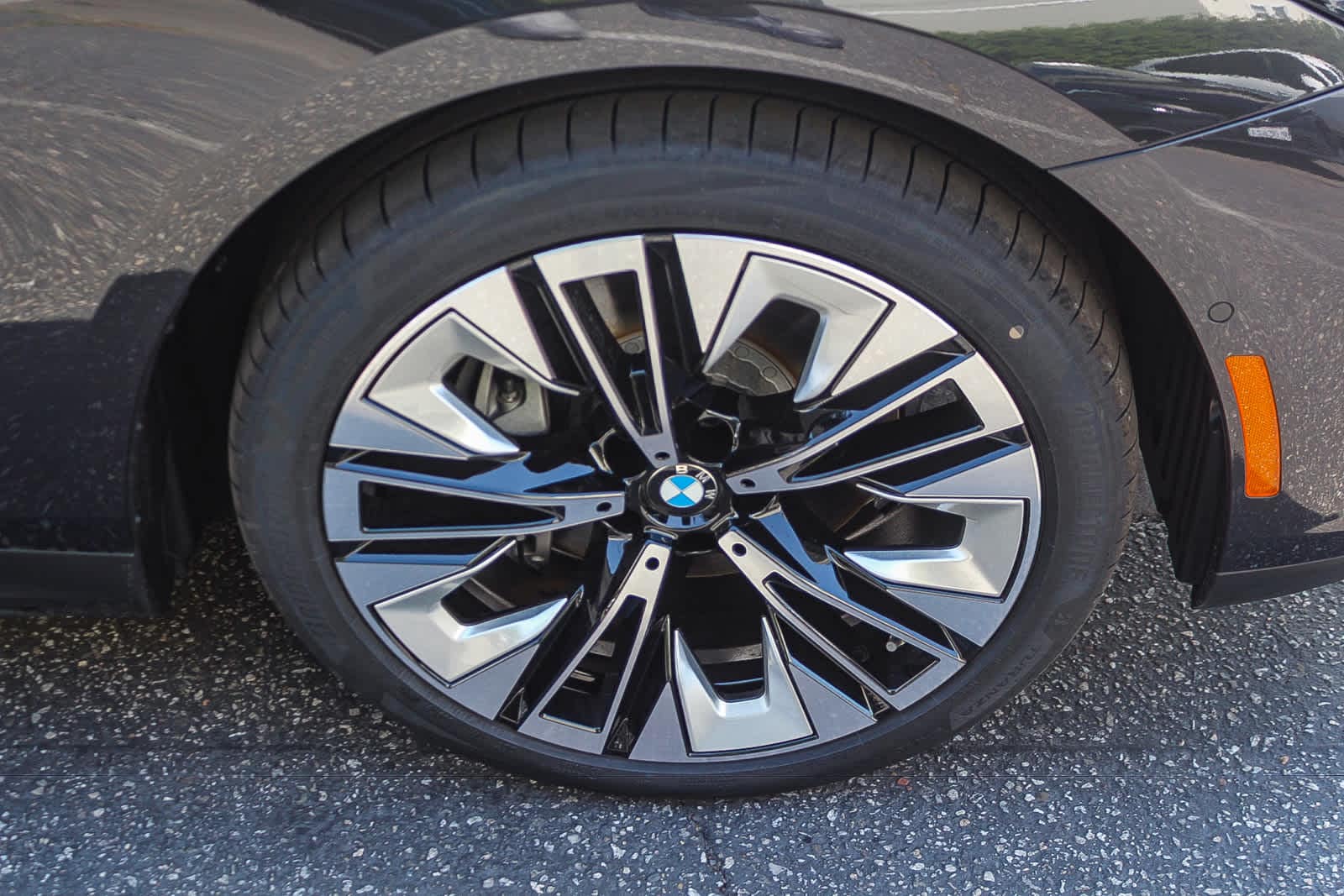 Thumbnail: 2026 BMW i5 - 9