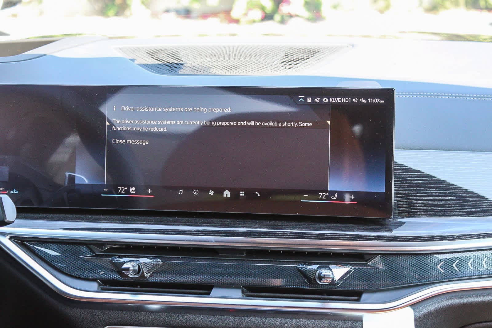 Thumbnail: 2026 BMW X7 - 14