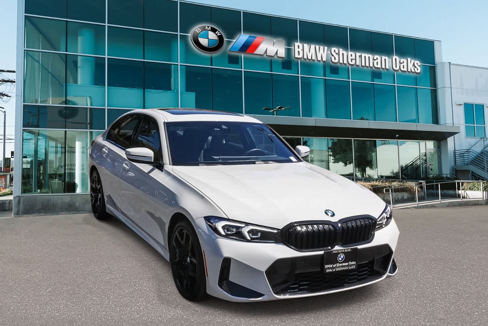 Thumbnail: 2026 BMW 3 Series - 2