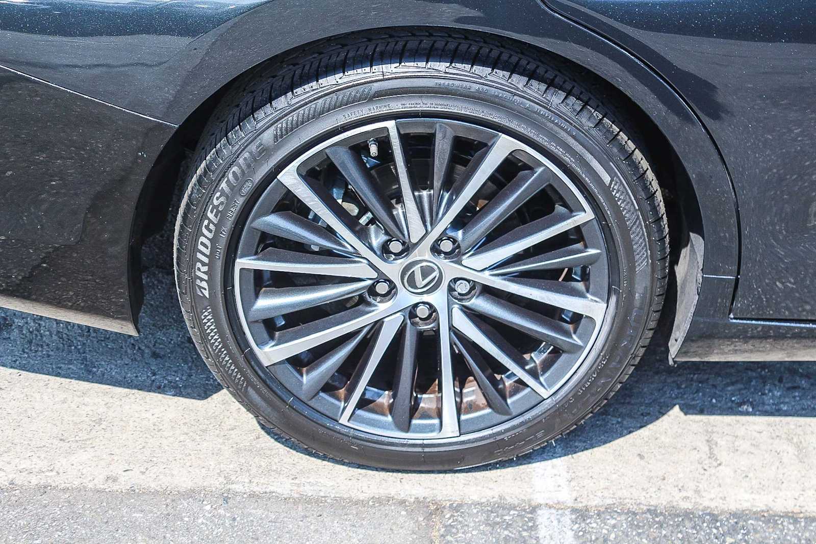 Thumbnail: 2023 Lexus ES - 8