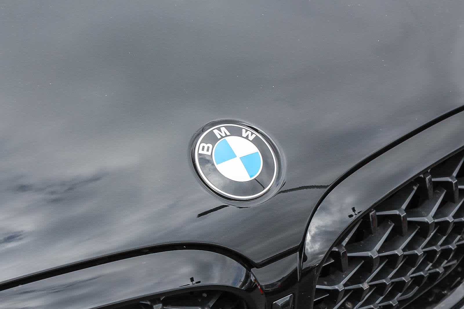 Thumbnail: 2025 BMW X4 - 11