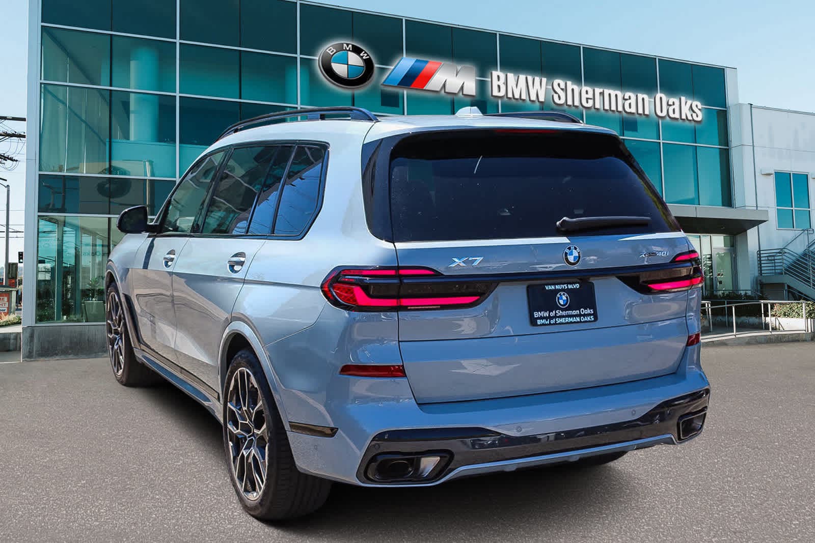 Thumbnail: 2026 BMW X7 - 6