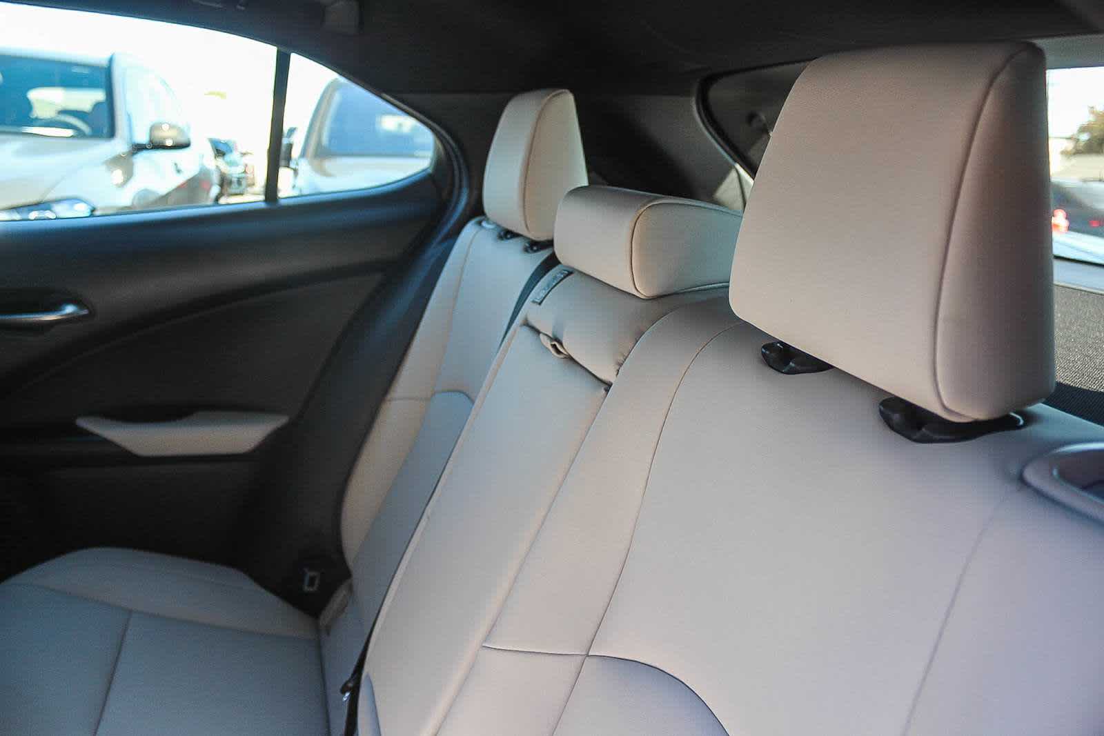 Thumbnail: 2024 Lexus UX - 15