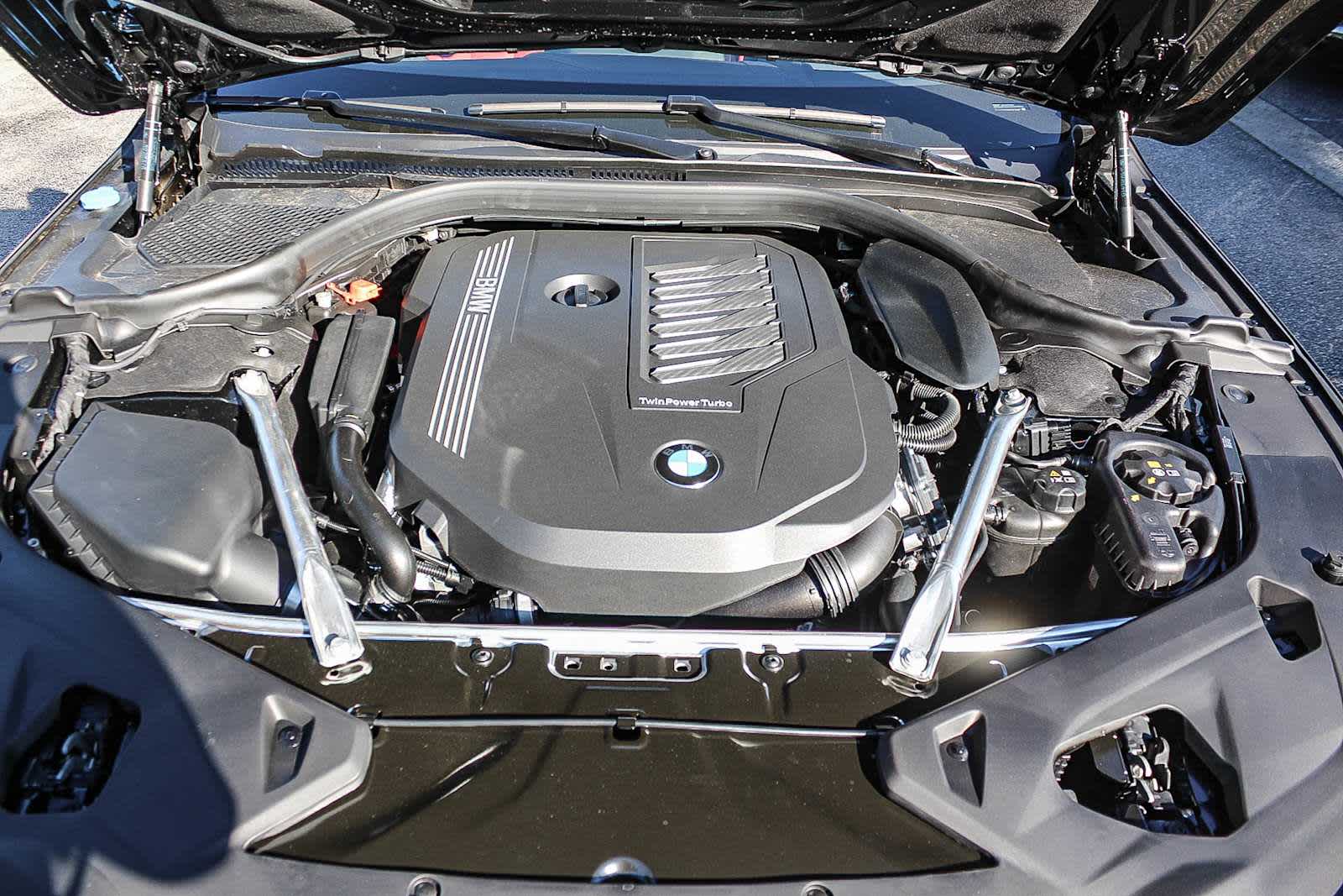 Thumbnail: 2026 BMW 8 Series - 26