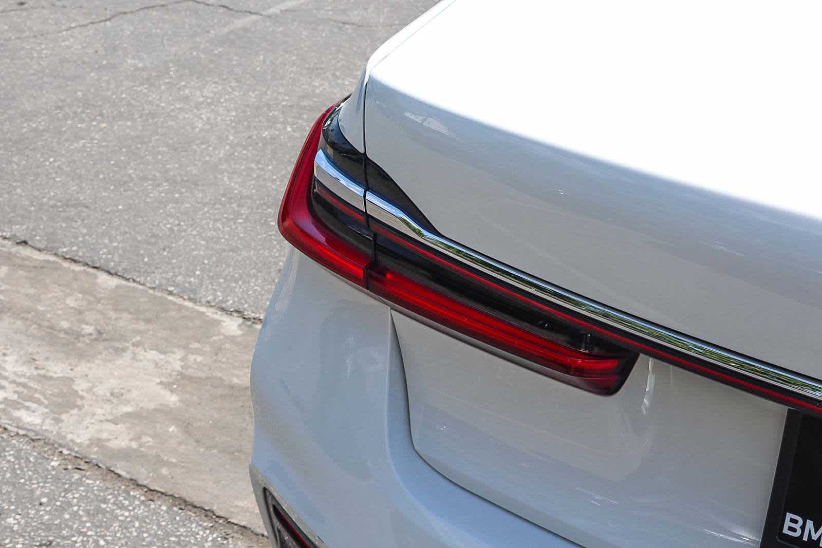 Thumbnail: 2022 BMW 7 Series - 7