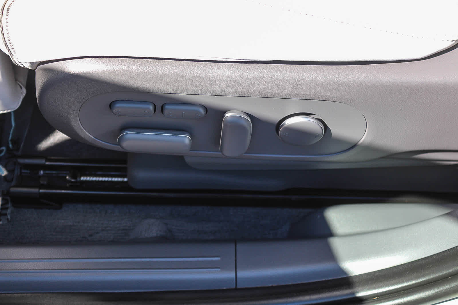 Thumbnail: 2022 Hyundai Ioniq 5 - 20