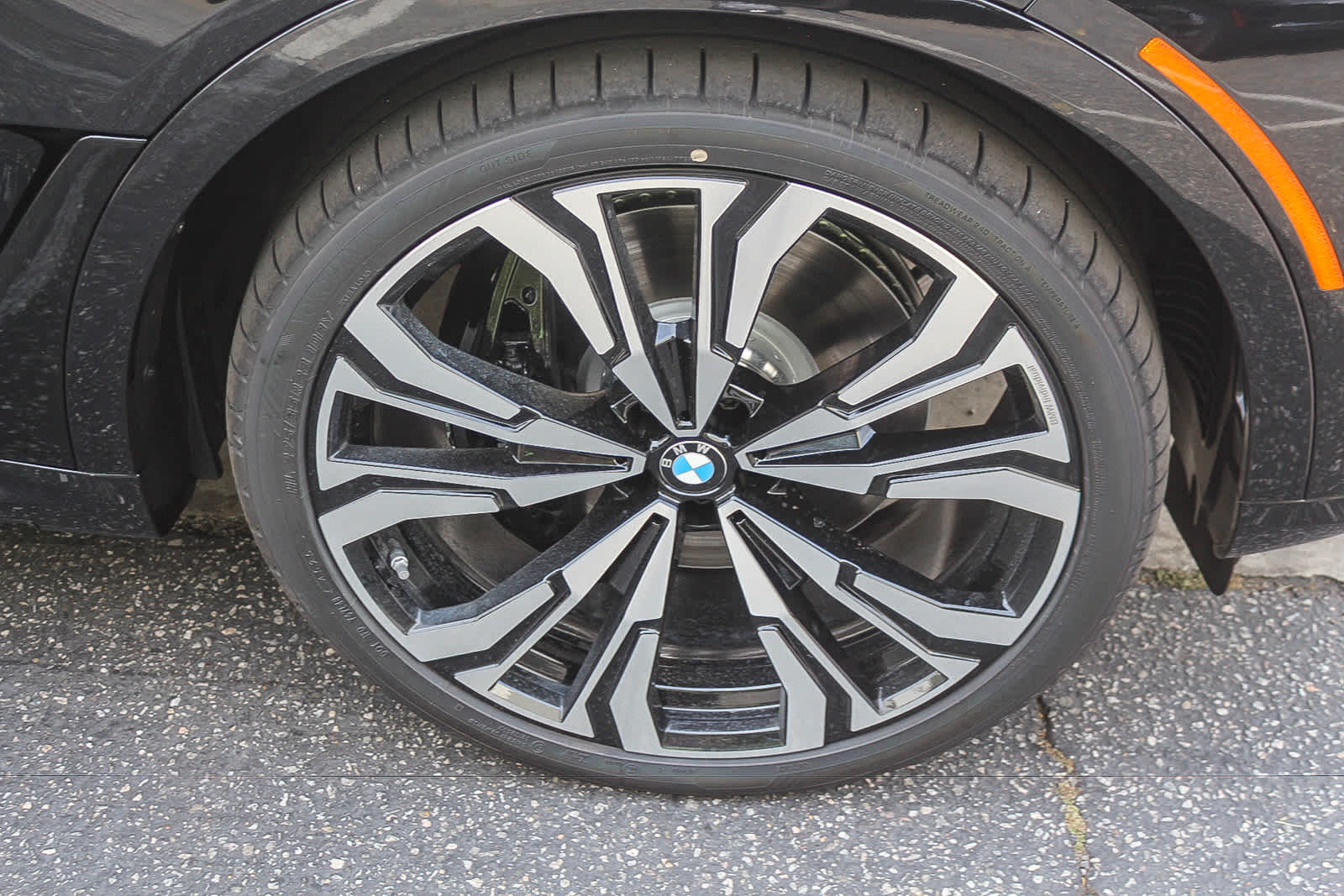 Thumbnail: 2027 BMW X7 - 9