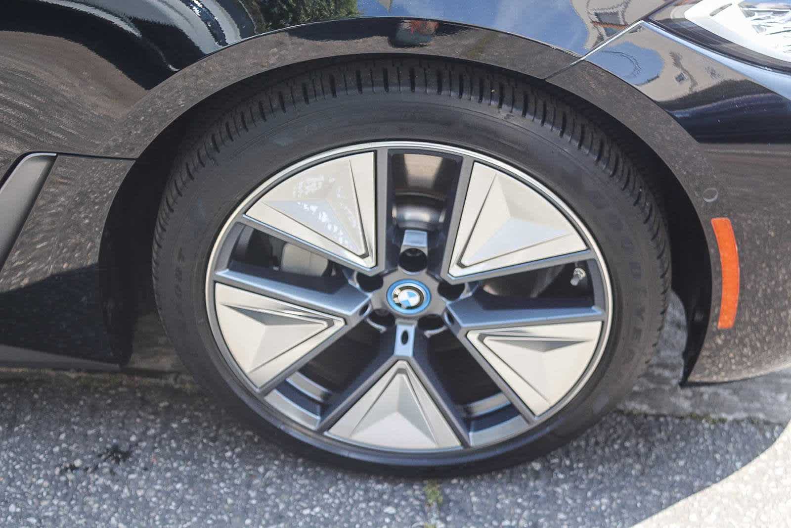 Thumbnail: 2023 BMW i4 - 9