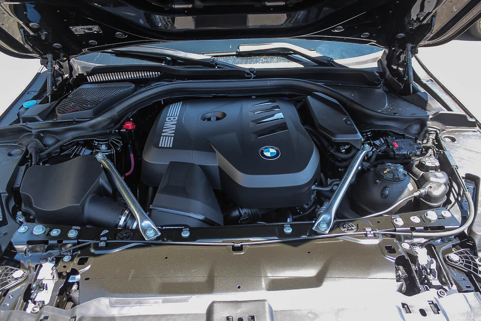Thumbnail: 2027 BMW 5 Series - 27