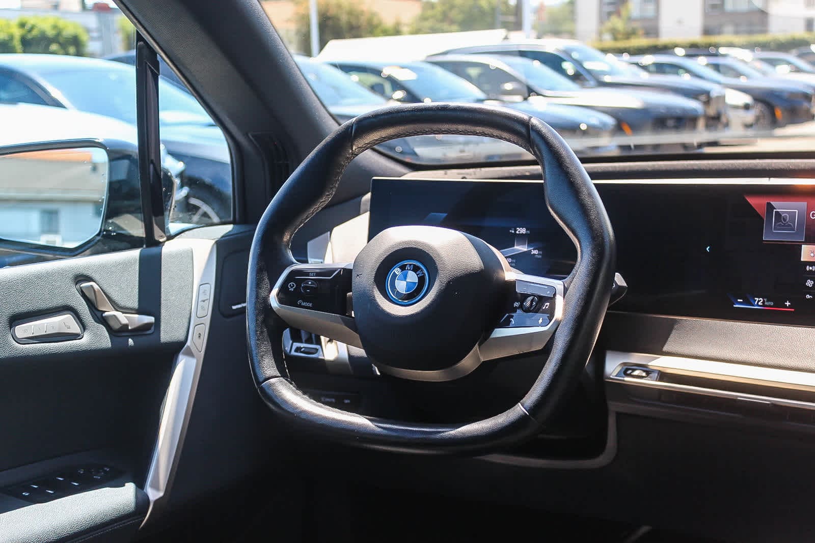 Thumbnail: 2023 BMW iX - 15