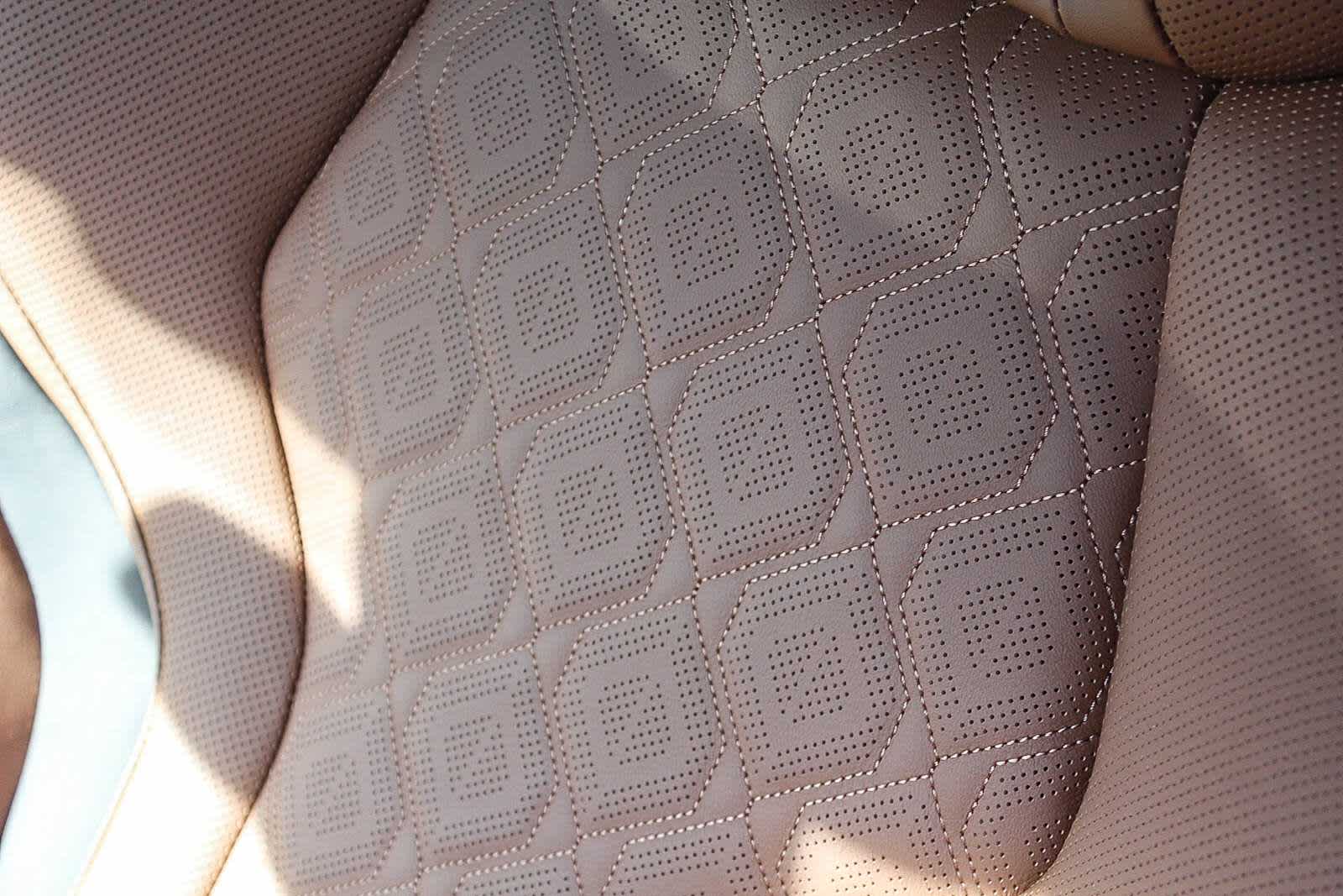 Thumbnail: 2025 BMW M8 - 24