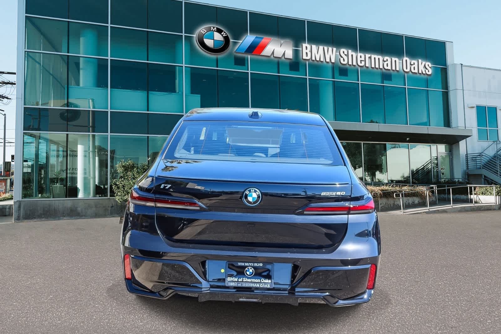 Thumbnail: 2026 BMW i7 - 5